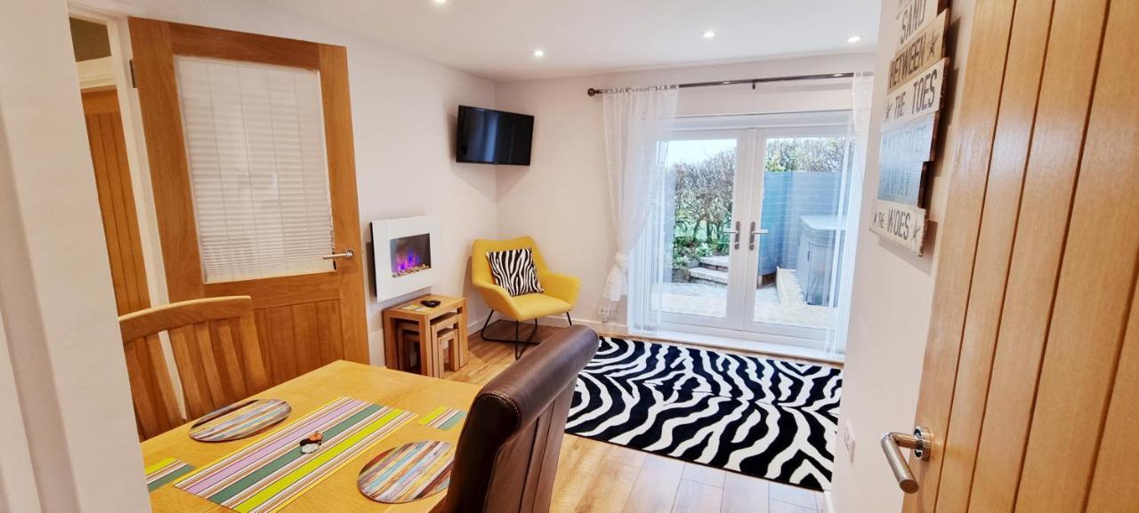 Вилла Marthys House With Hot Tub Лу Экстерьер фото